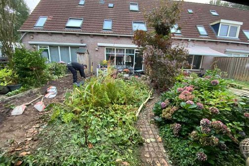 Diensten van Bashkim